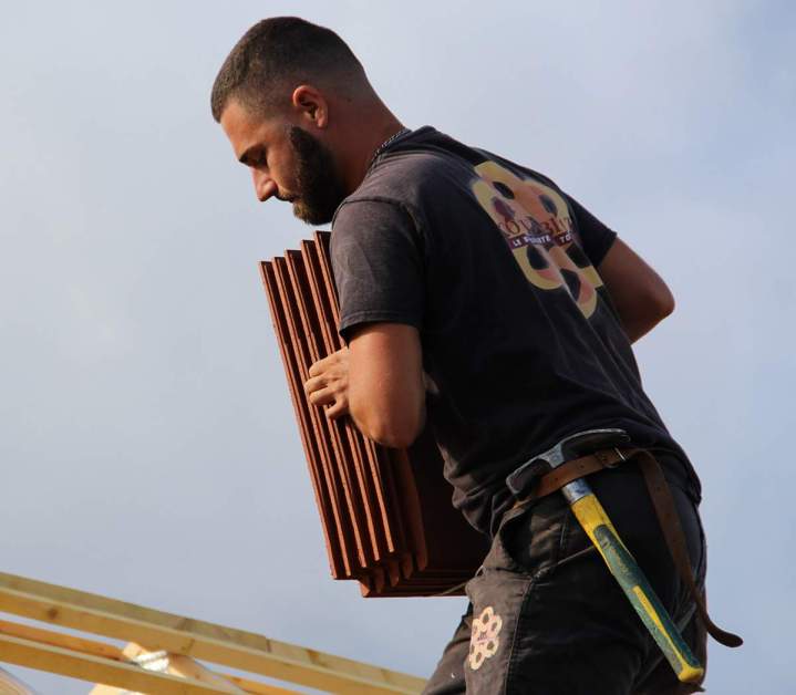 Guide et coordonne les chantiers avec rigueur